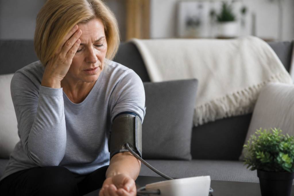 18 de tension : quels risques pour la santé et que faire rapidement